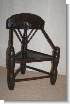 TURNERS CHAIR, WELSH ! 15th-16th Century