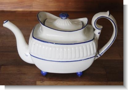 IMPORTANT SEWELL  "JAN DERKS" TEAPOT c.1810