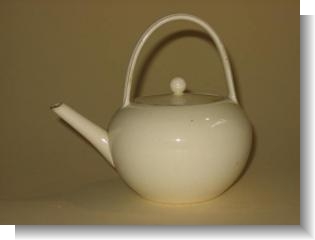 SMALL CREAMWARE FETTLE, WEDGWOOD c.1800