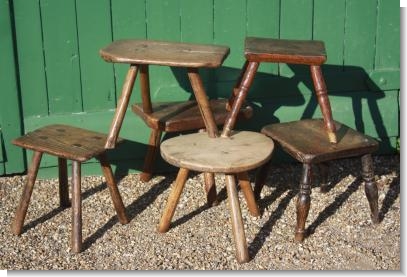 MILKING STOOL CIRCULAR ASH TOP.