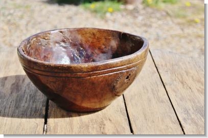 STUNNING BURR WOOD BOWL.
